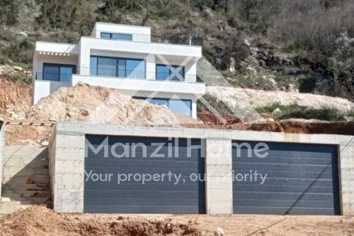 Villa 175m2 on plot of 1002m2 - Buljarica, Budva - Sale